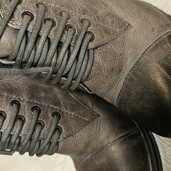 Vincent Camuto lace up vc sunglasses boot womans size 6 very good condition - Picture 5 of 6